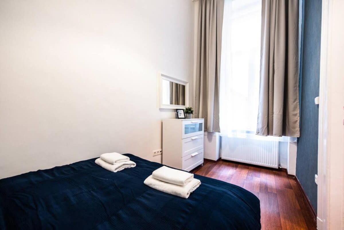 Very Central Convenient Large Ac Place Budapest Esterno foto