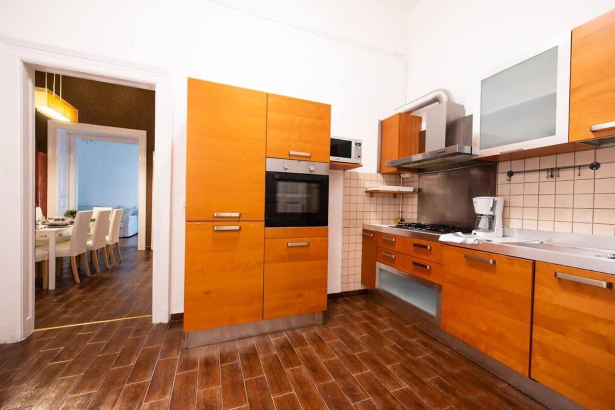Very Central Convenient Large Ac Place Budapest Esterno foto