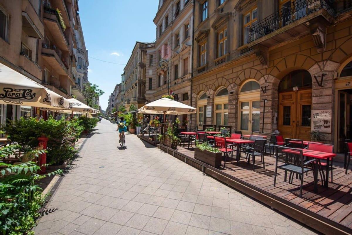 Very Central Convenient Large Ac Place Budapest Esterno foto